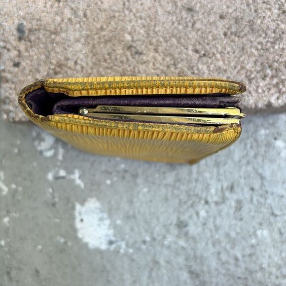 Vintage Louis Vuitton kiss lock wallet - Picture 6 of 13